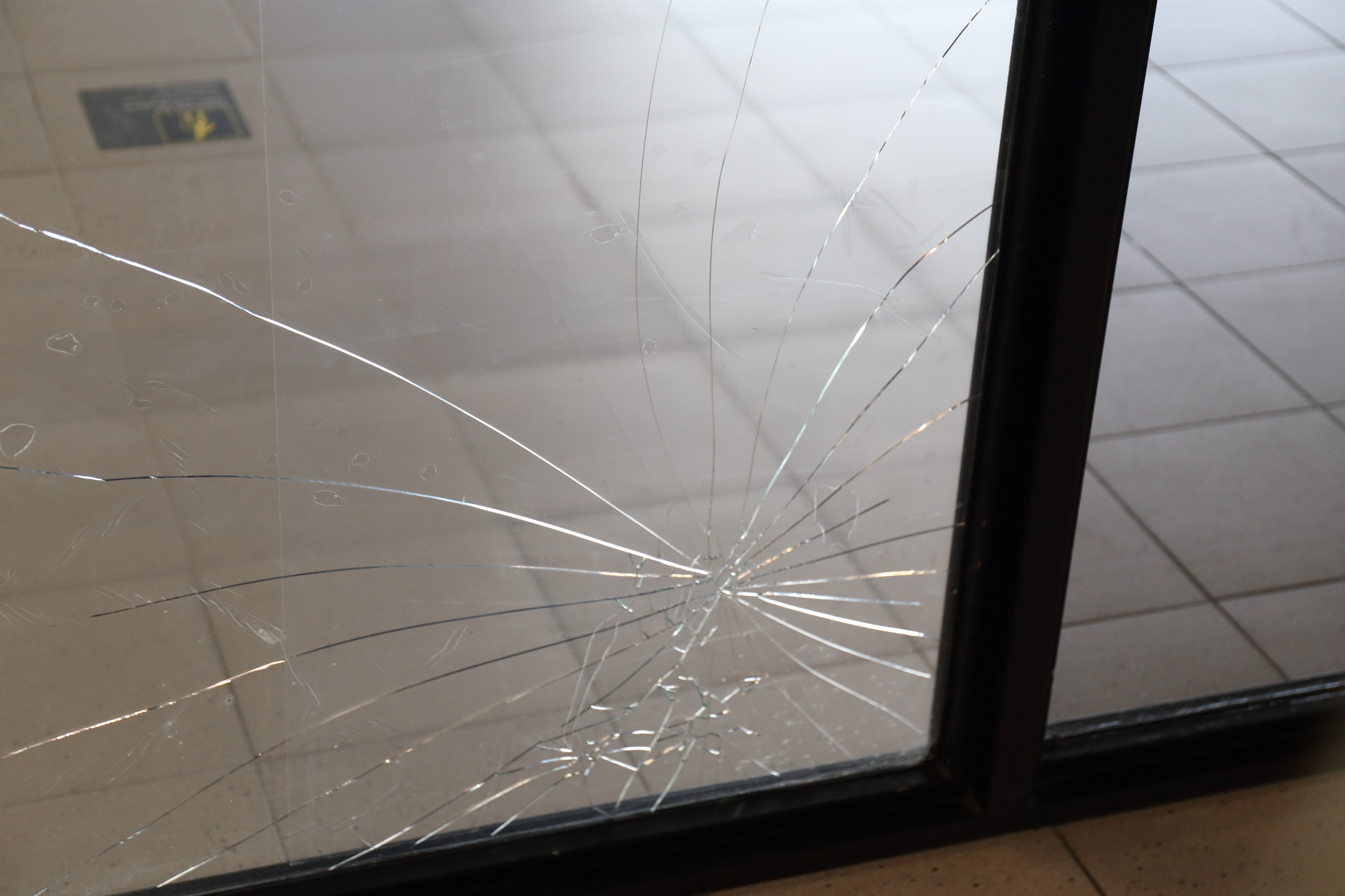 ガラス交換 半田市 | ガラス修理のご相談は修理の窓口半田市